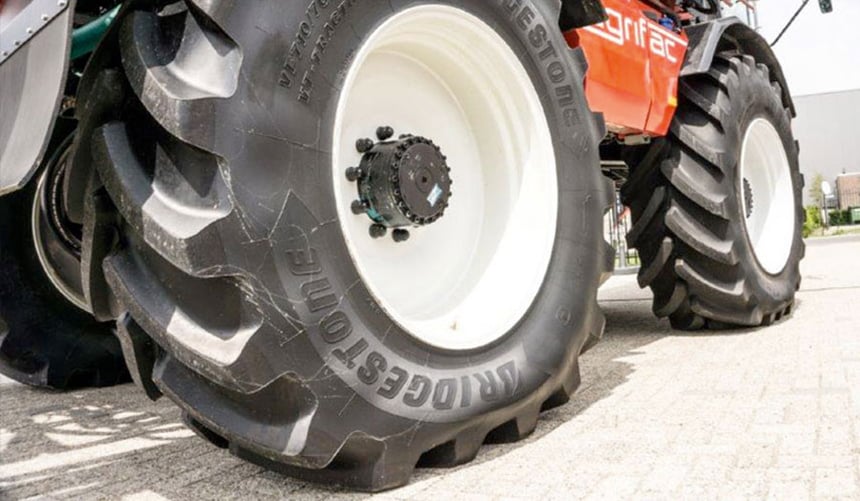 Pneu à 3 nervures pour petit tracteur agricole - Firestone Commercial