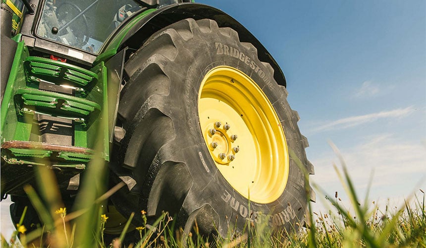 Le VX-R TRACTOR de Bridgestone a une prépondérance optimisée