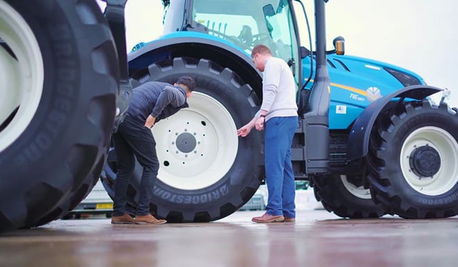 Option pneus agricoles VX-TRACTOR sur tracteur New Holland T6 neuf