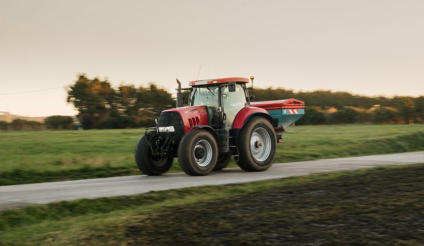 Les pneus VX-R TRACTOR disposent d’une plus grande largeur de bande de roulement très efficace lors du freinage