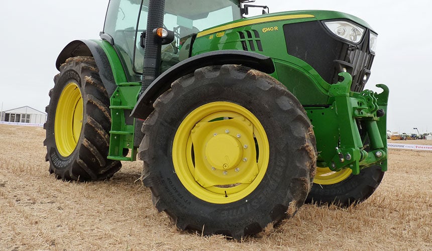 Pneus VT-TRACTOR et jantes à voie variable