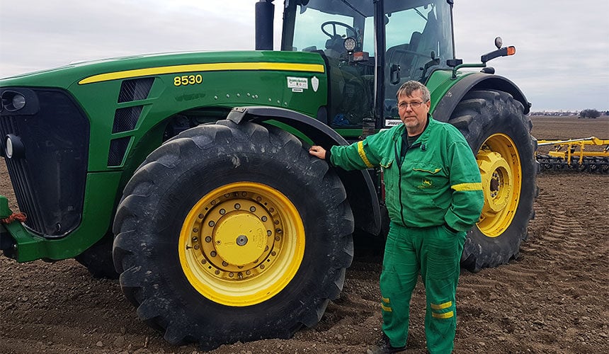 Tracteur John Deere 8530, équipé en pneus VX-TRACTOR