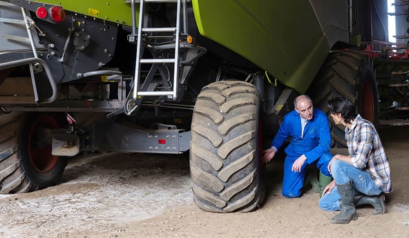 Pourquoi contrôler ses pneus récolte avant le début de la moisson