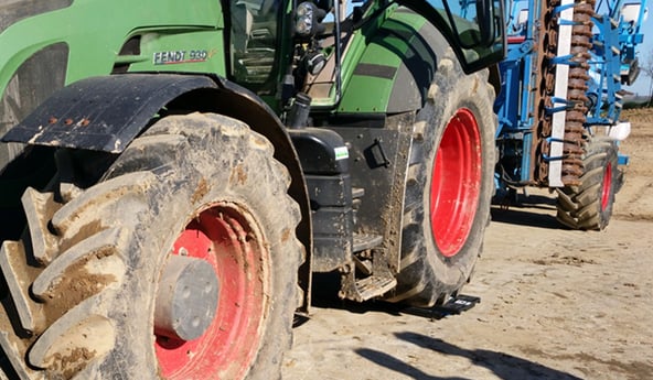 lestage pneu agricole pesée de l'essieu arrière d'un tracteur